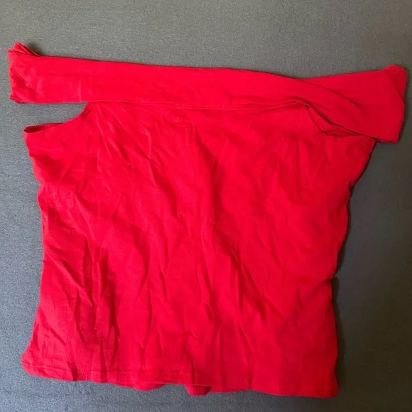 Y2K Style Red Off The Shoulder Drama Top - Picture 2 of 6